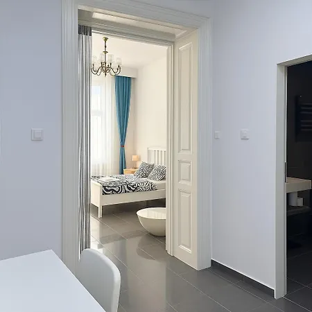 Francis Downtown Escape - Near Corvin Metro - Budapeşte