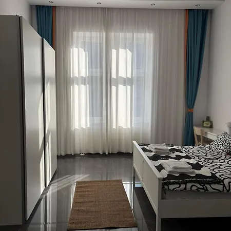 Francis Downtown Escape - Near Corvin Metro - Daire *