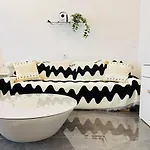 Francis Downtown Escape - Near Corvin Metro -