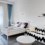 Francis Downtown Escape - Near Corvin Metro - Apartment Budapest