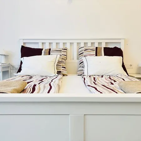 Francis Downtown Escape - Near Corvin Metro -