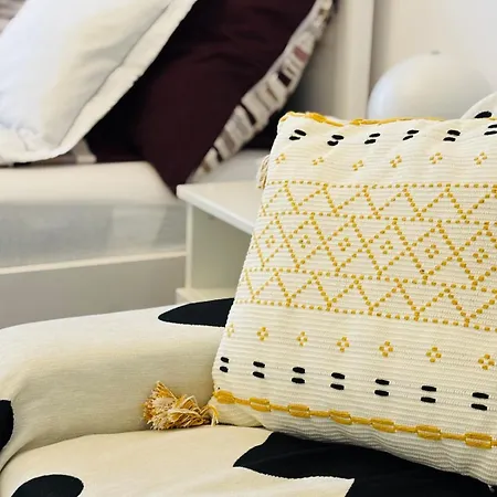 Francis Downtown Escape - Near Corvin Metro - Lägenhet *