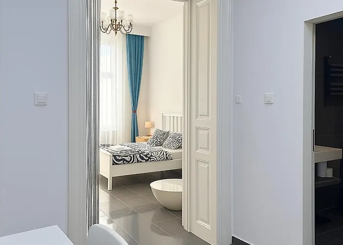 Francis Downtown Escape - Near Corvin Metro - Будапешт