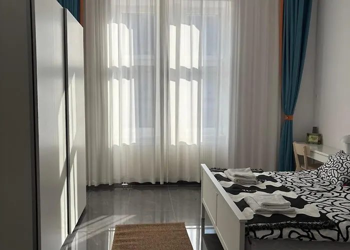 Francis Downtown Escape - Near Corvin Metro - Апартаменты *