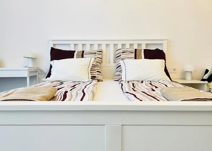 Francis Downtown Escape - Near Corvin Metro -